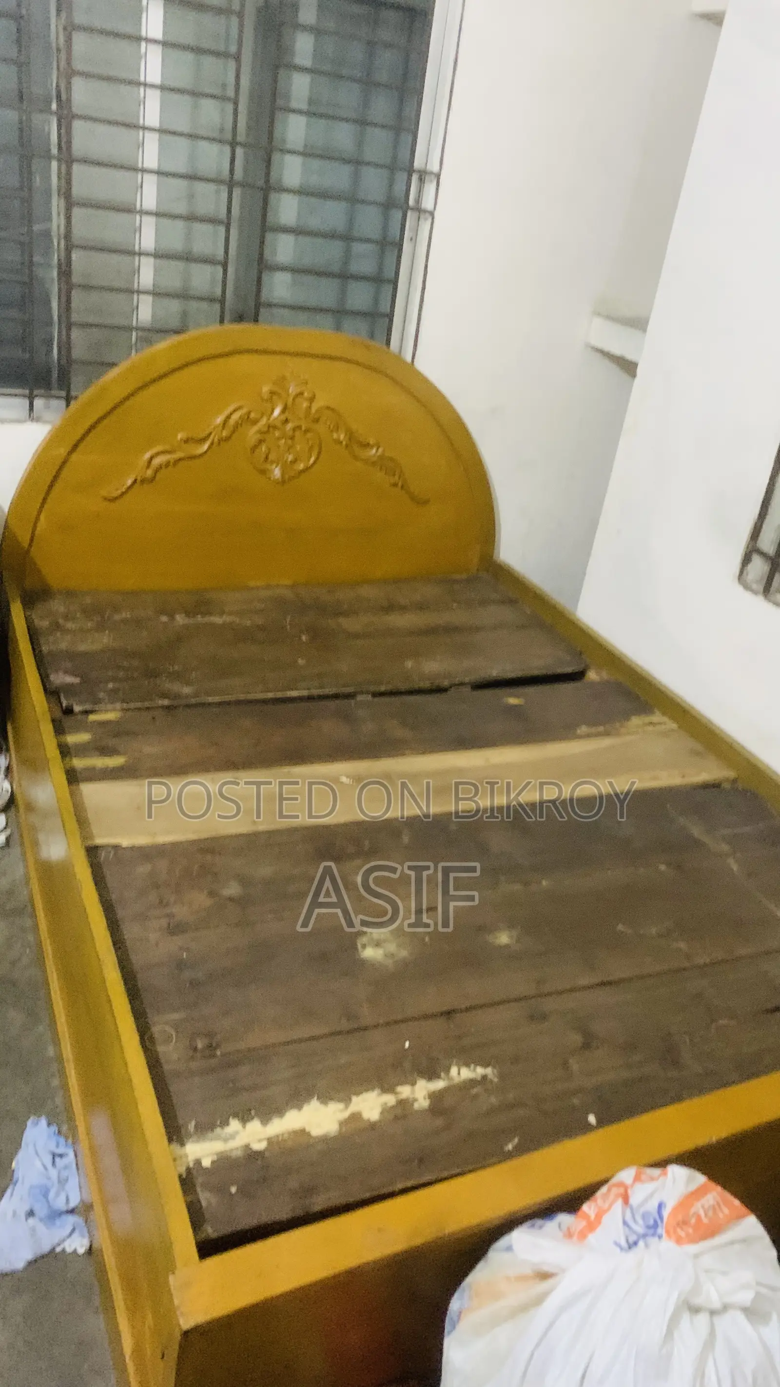Sturdy Mahogany Wooden Bed