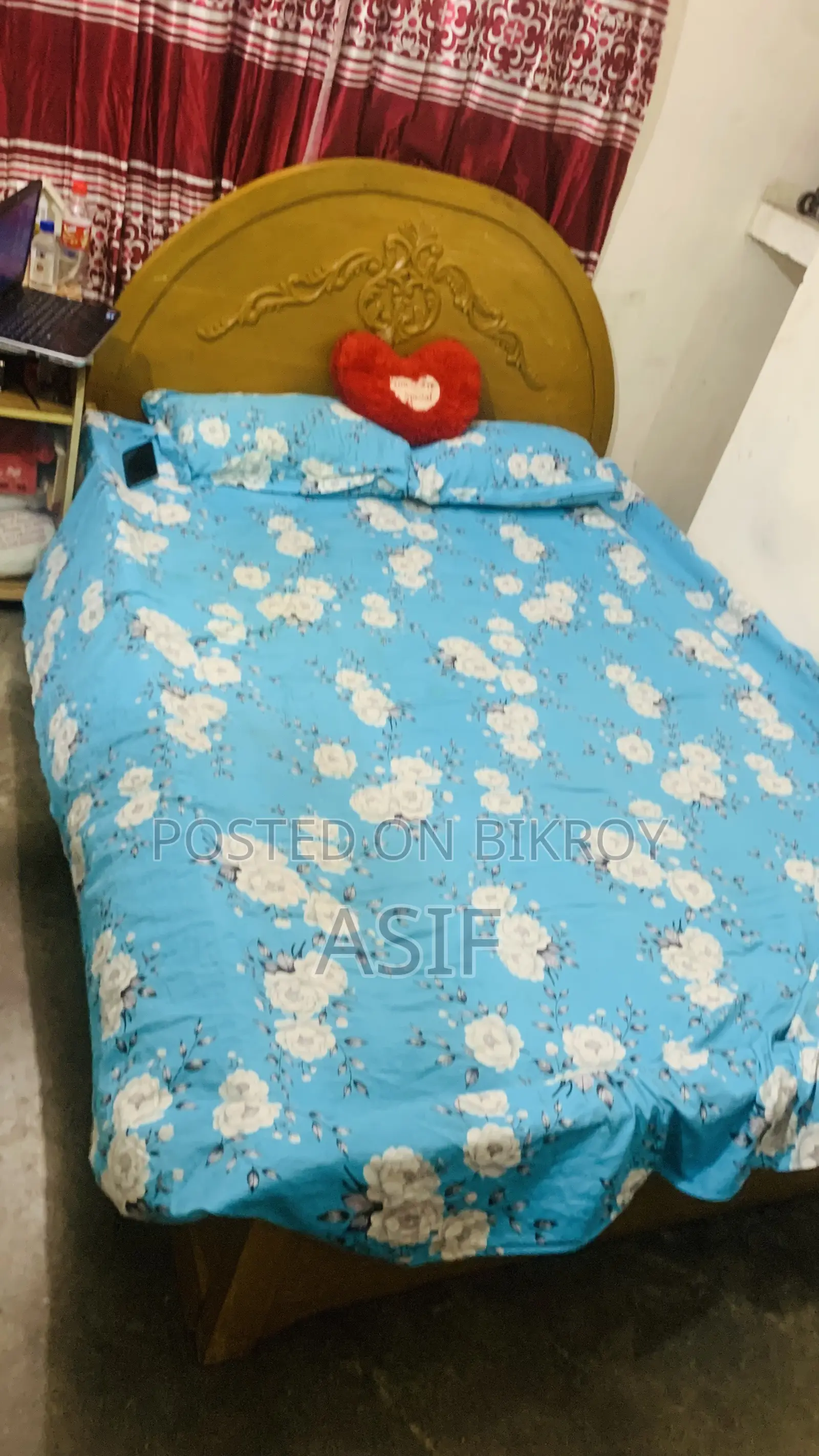 Sturdy Mahogany Wooden Bed