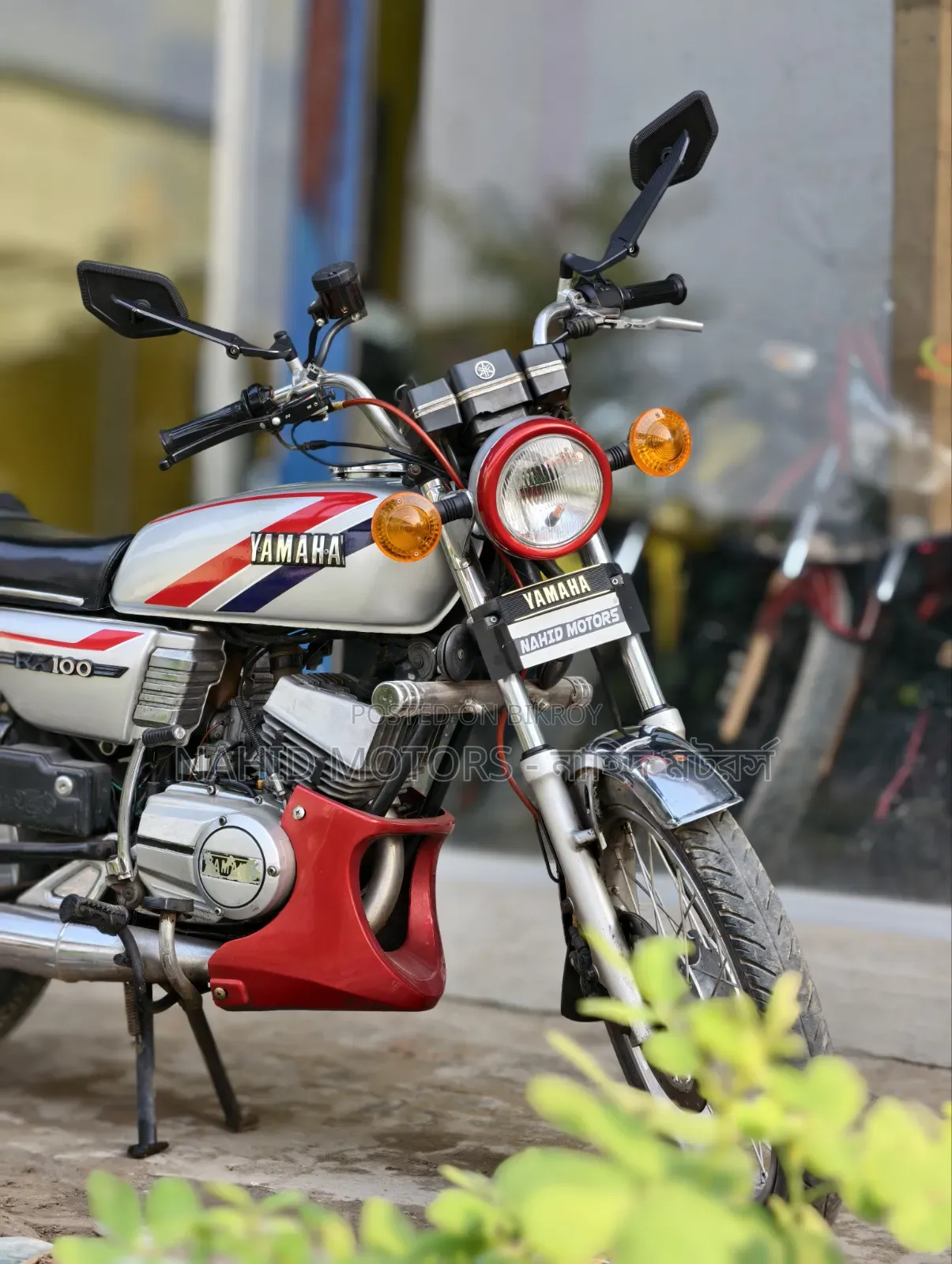 Yamaha 2000 Silver