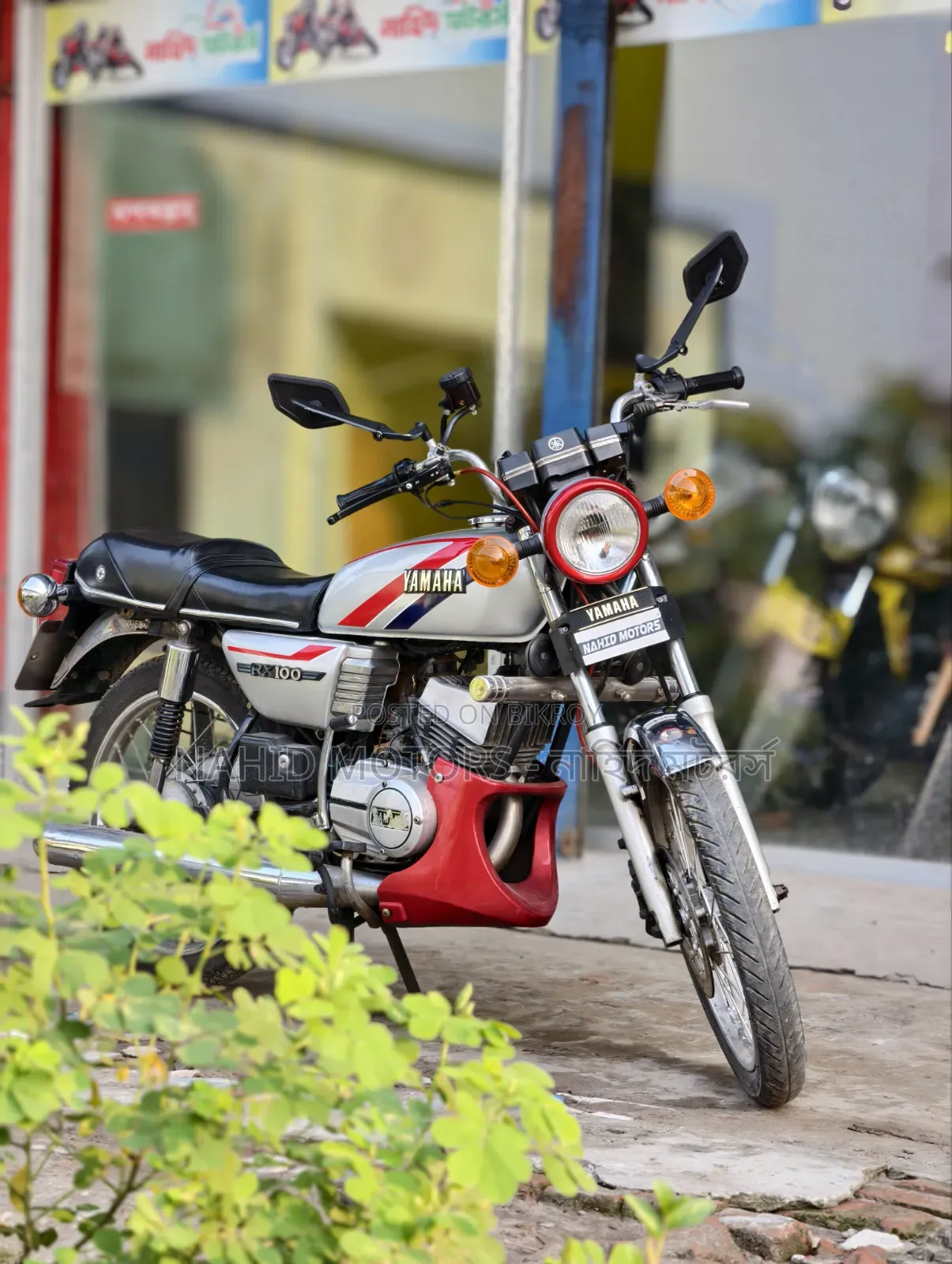 Yamaha 2000 Silver