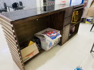 কাউন্টার টেবিল (ক্যাশ রেস্তোরাঁ)