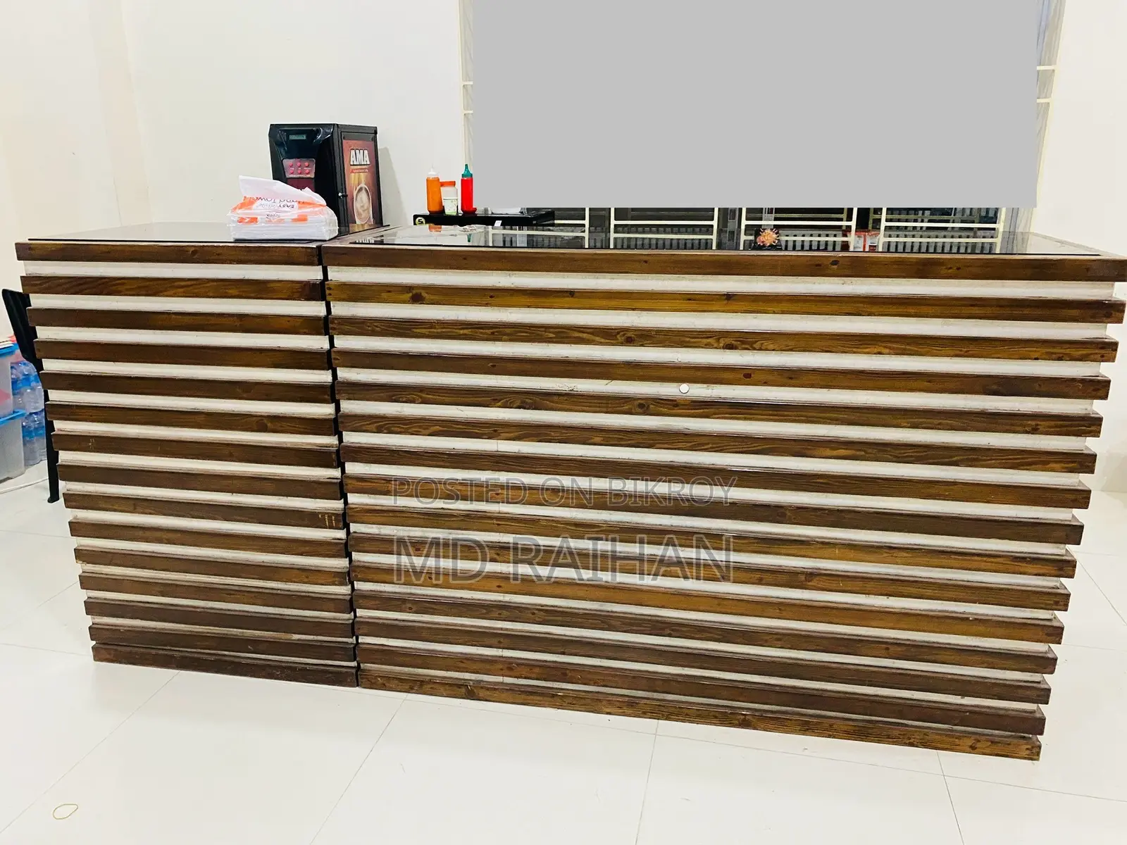 কাউন্টার টেবিল (ক্যাশ রেস্তোরাঁ)
