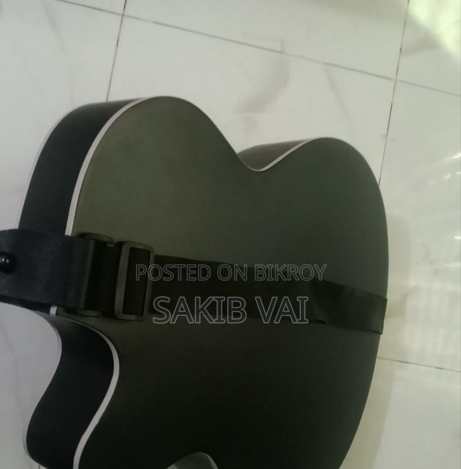 Signature Model 385 Acoustic Guitar