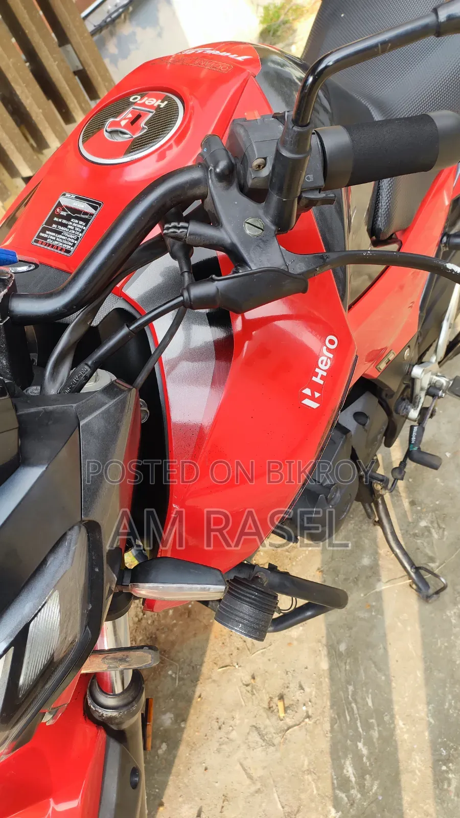 Hero Thriller 160R 2021 Red