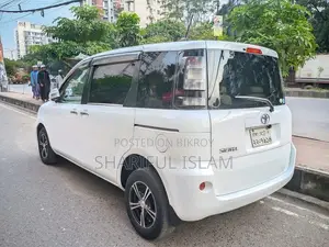 Toyota Sienta 1.5 Front Wheel Drive 2011 Pearl