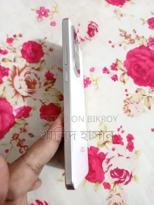 আইকিউও ২৫৬ জিবি সাদা