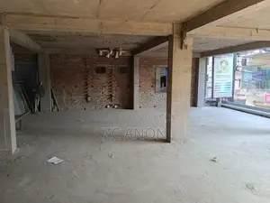 ভাড়ার জন্য ১৩০০ বর্গফুট।