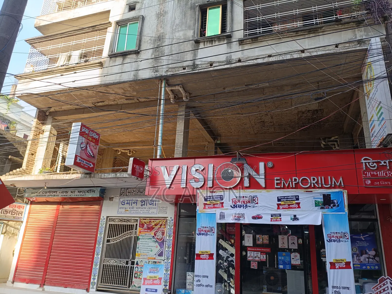 ভাড়ার জন্য ১৩০০ বর্গফুট।