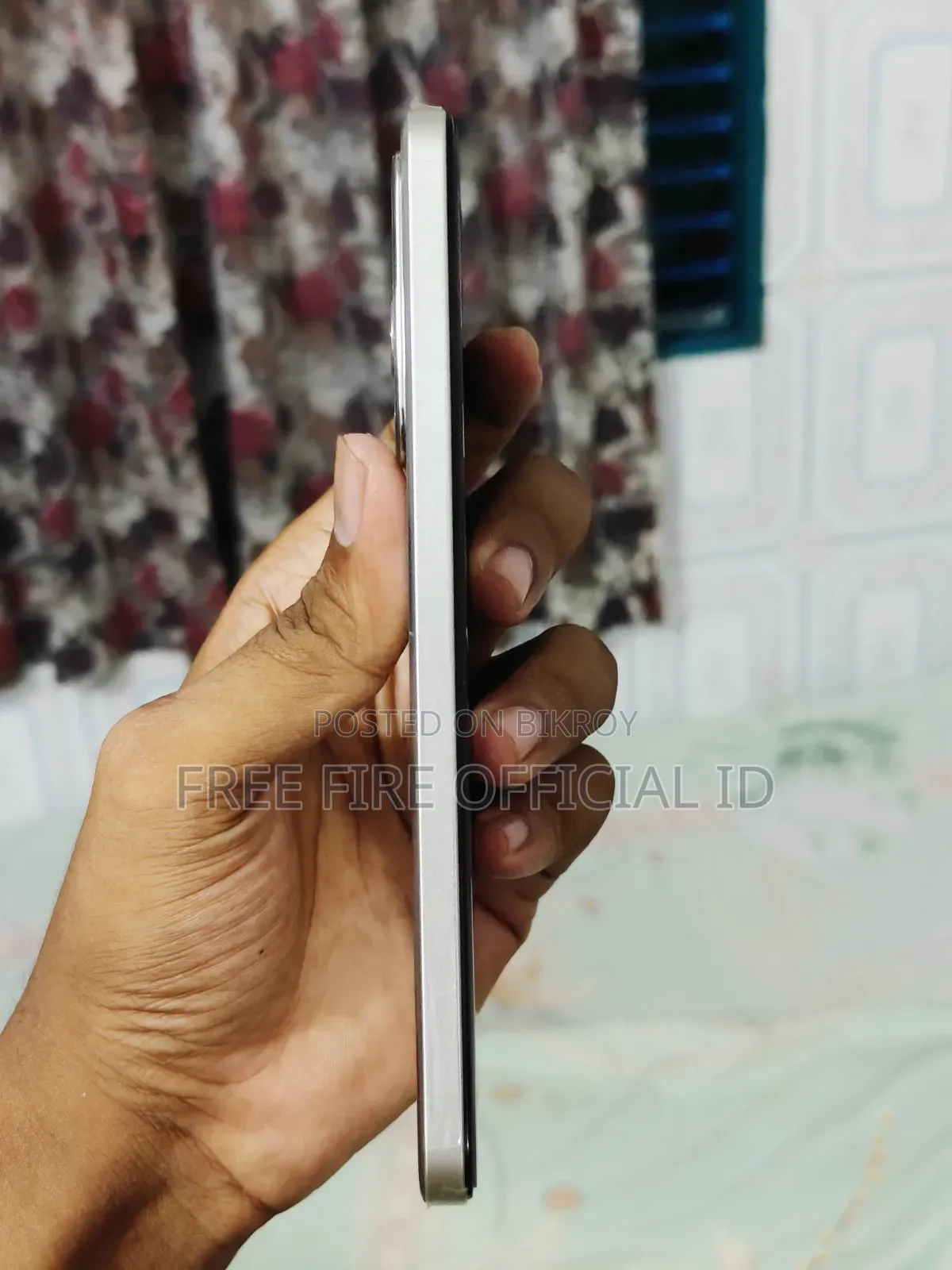 Realme P4 Pro 128 GB Silver