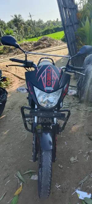 Hero Glamour 2016 Black