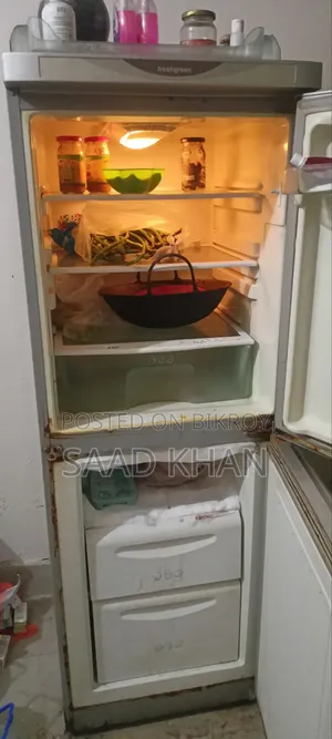ব্যবহারিত ভালো কন্ডিশন ফ্রিজের বাসা ছেড়ে দেবো তাই বিক্রি করে দেব