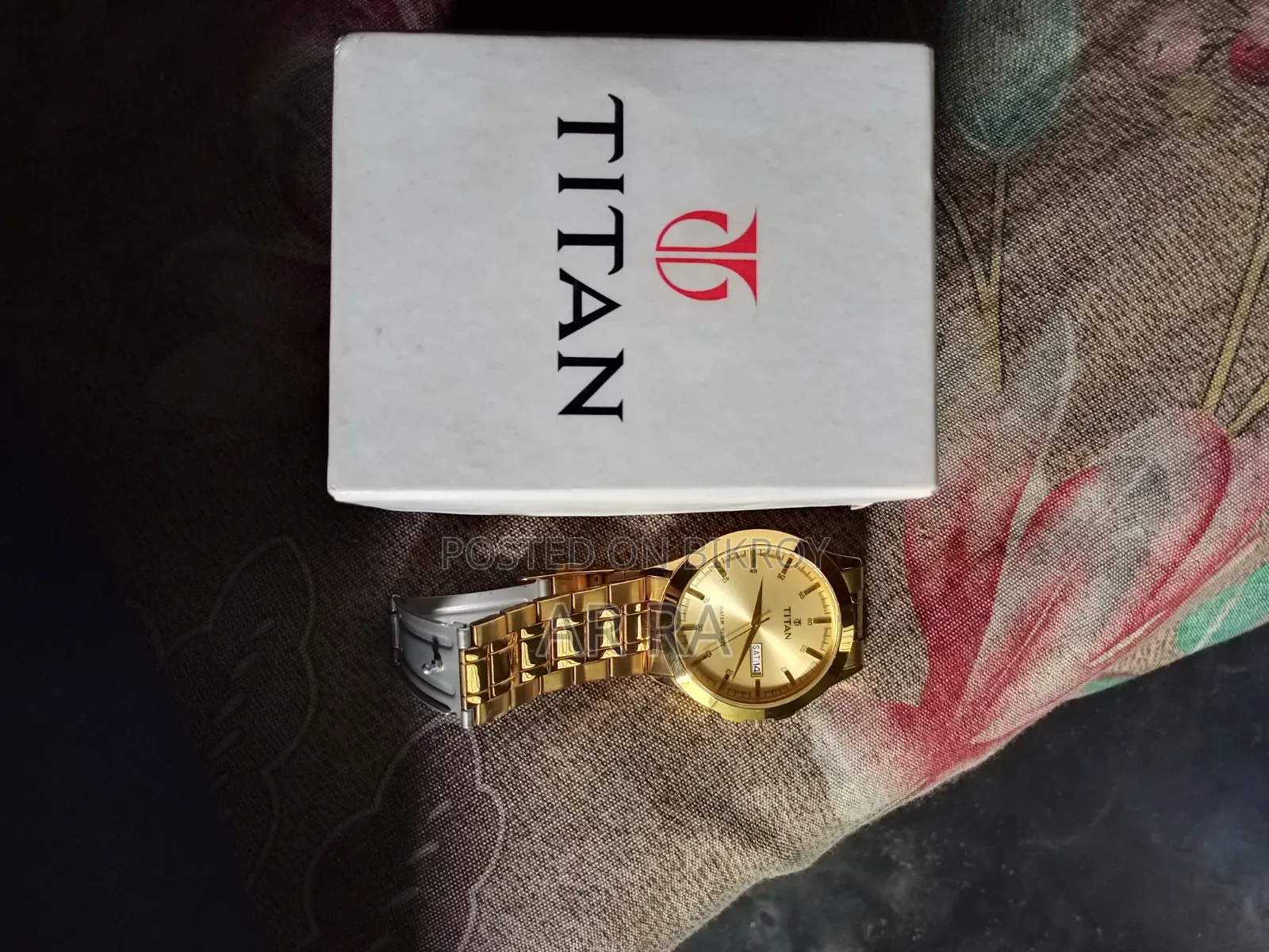 TITAN ঘড়ি