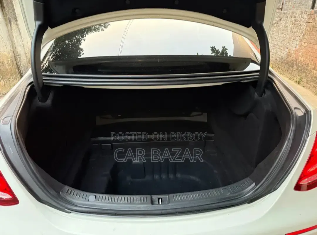 Mercedes-Benz E-Class 2016 White