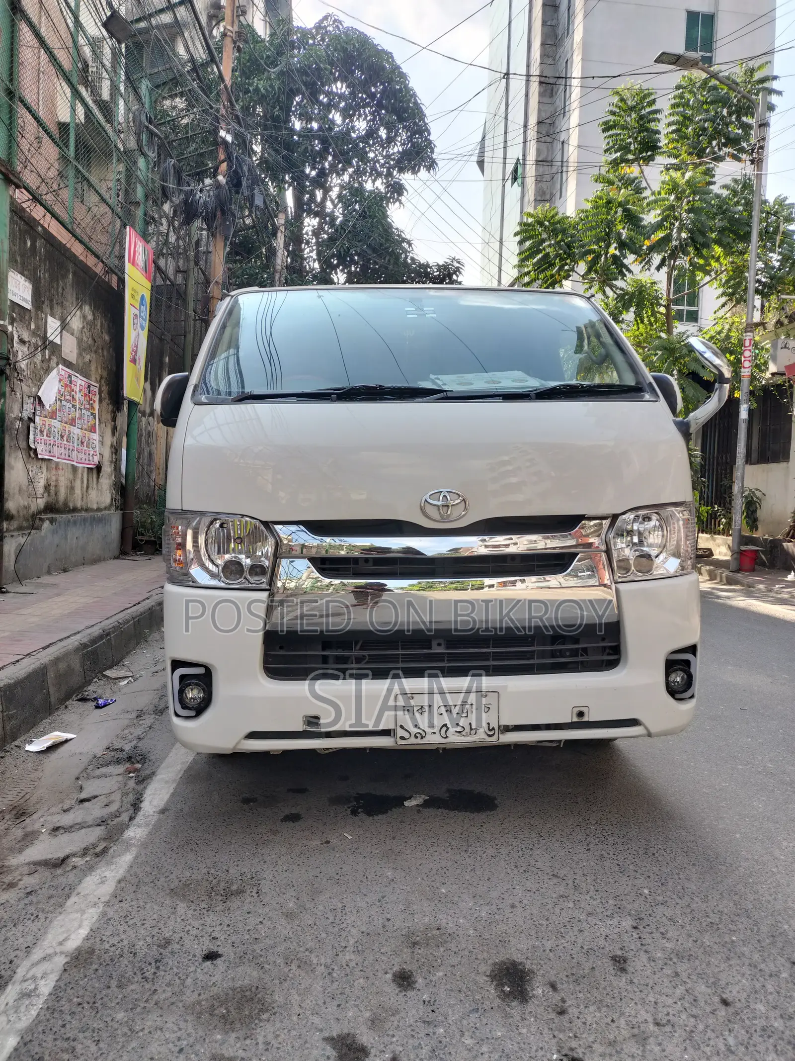 Car 2012 White