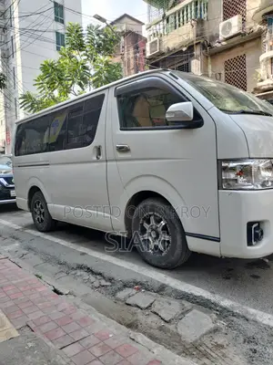 Car 2012 White