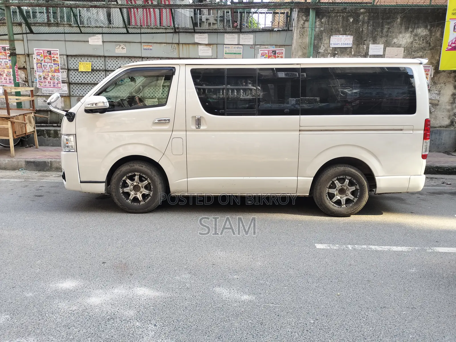 Car 2012 White