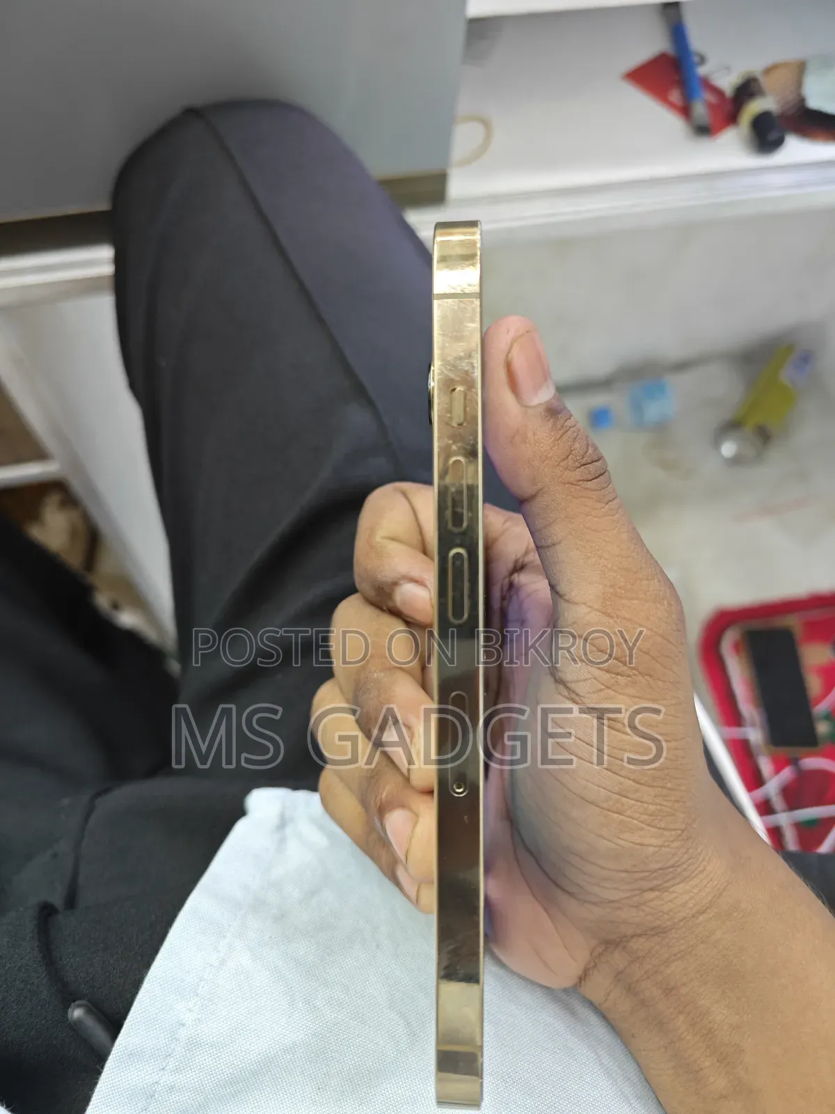 অ্যাপল আইফোন ১৩ প্রো ১২৮ জিবি গোল্ড