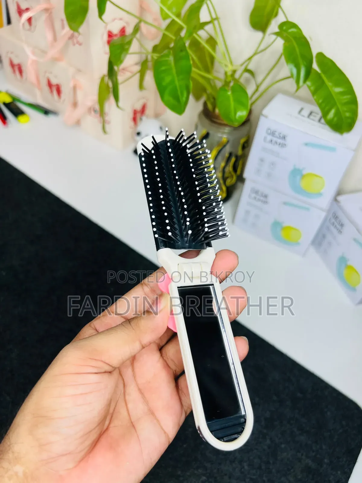 Portable folding hair brush