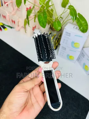 Portable folding hair brush