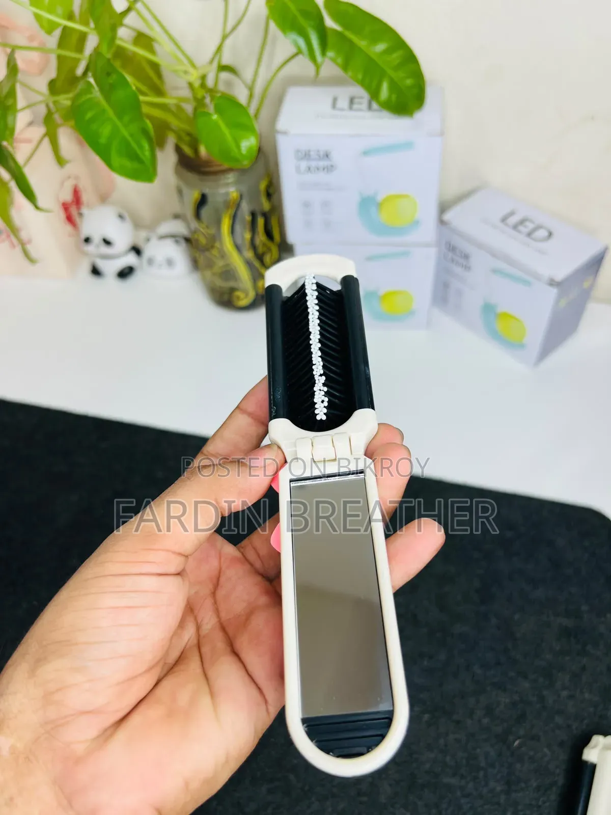 Portable folding hair brush