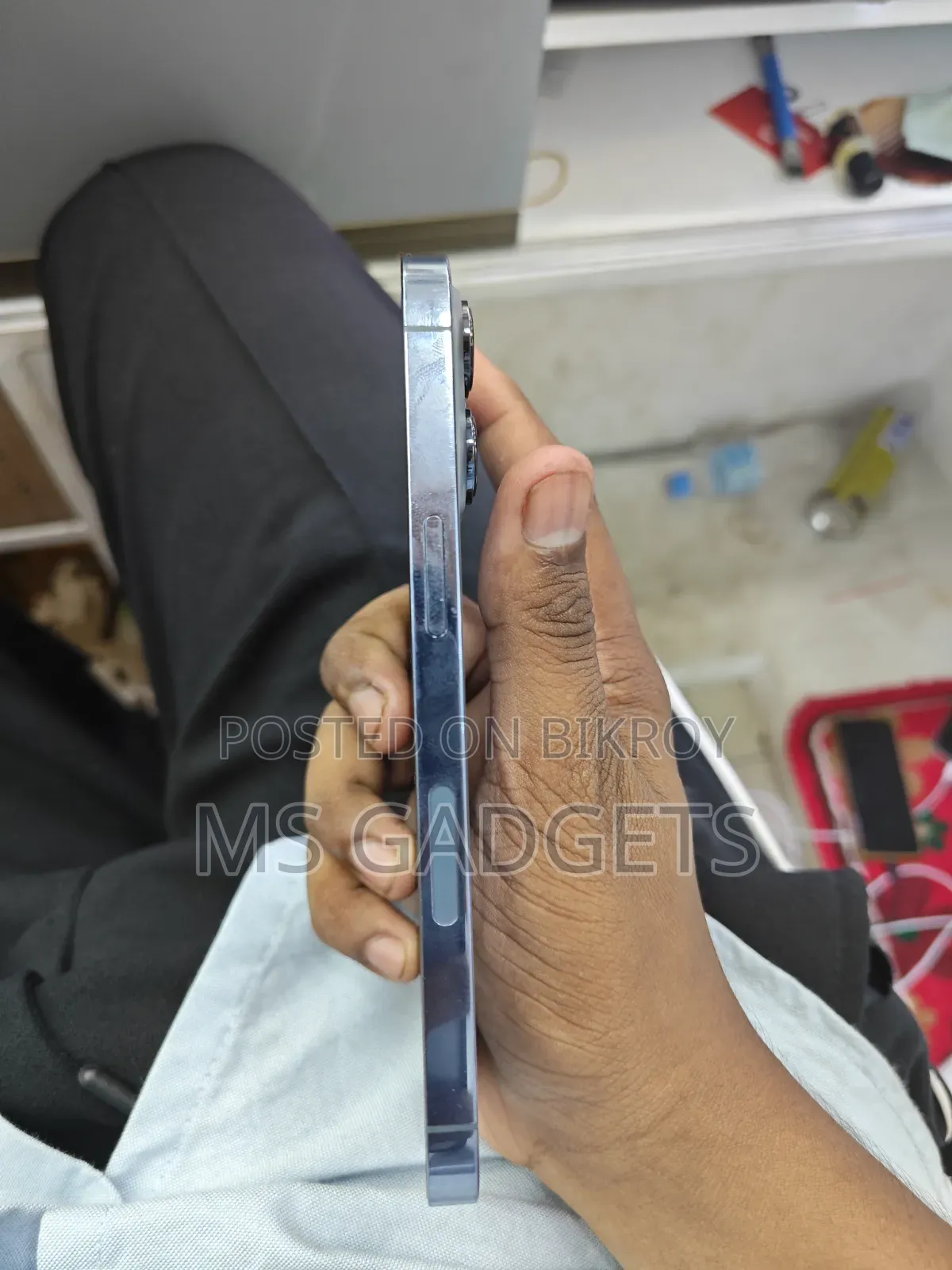 অ্যাপল আইফোন ১৩ প্রো ১২৮ জিবি নীল