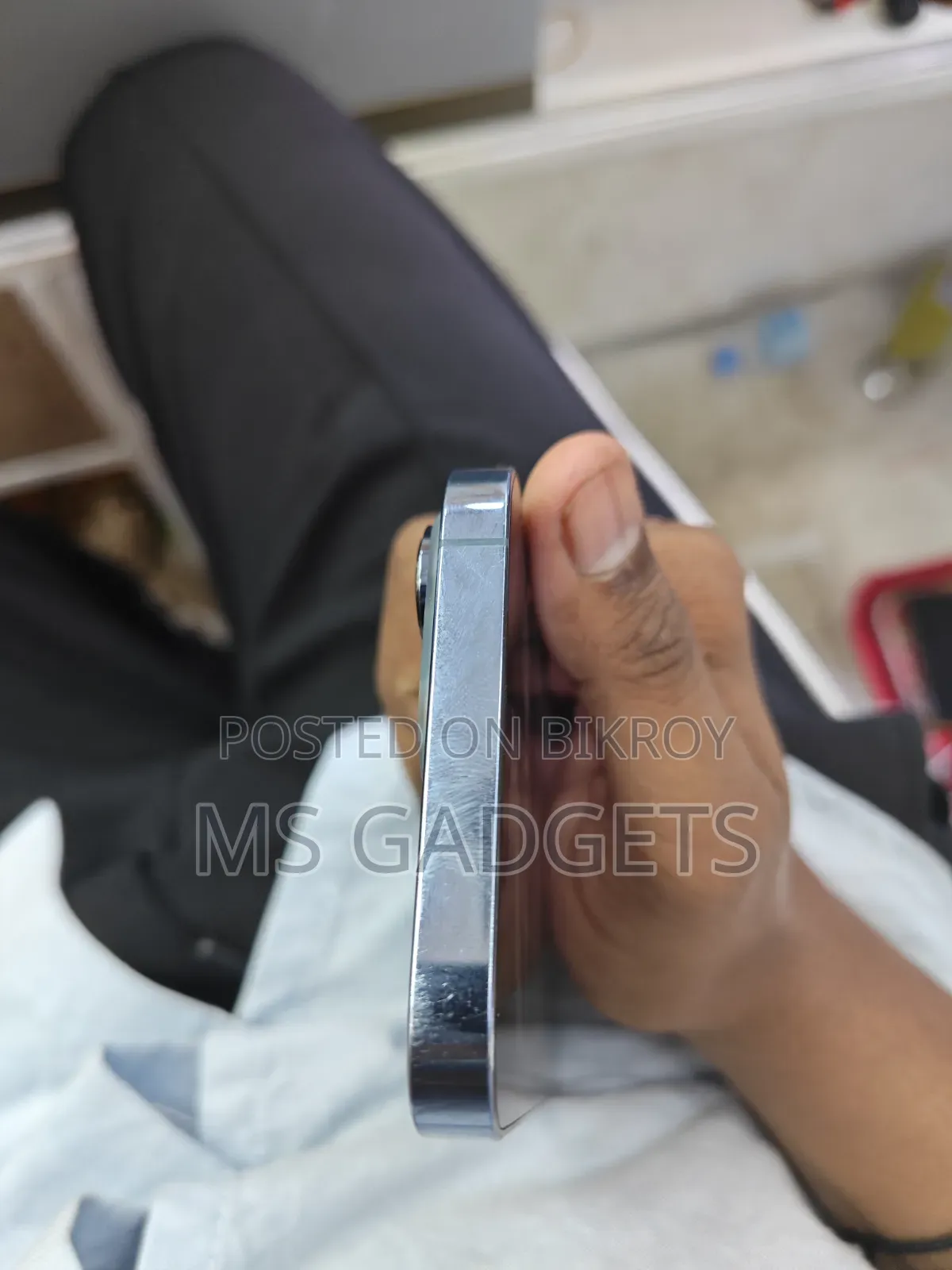 অ্যাপল আইফোন ১৩ প্রো ১২৮ জিবি নীল