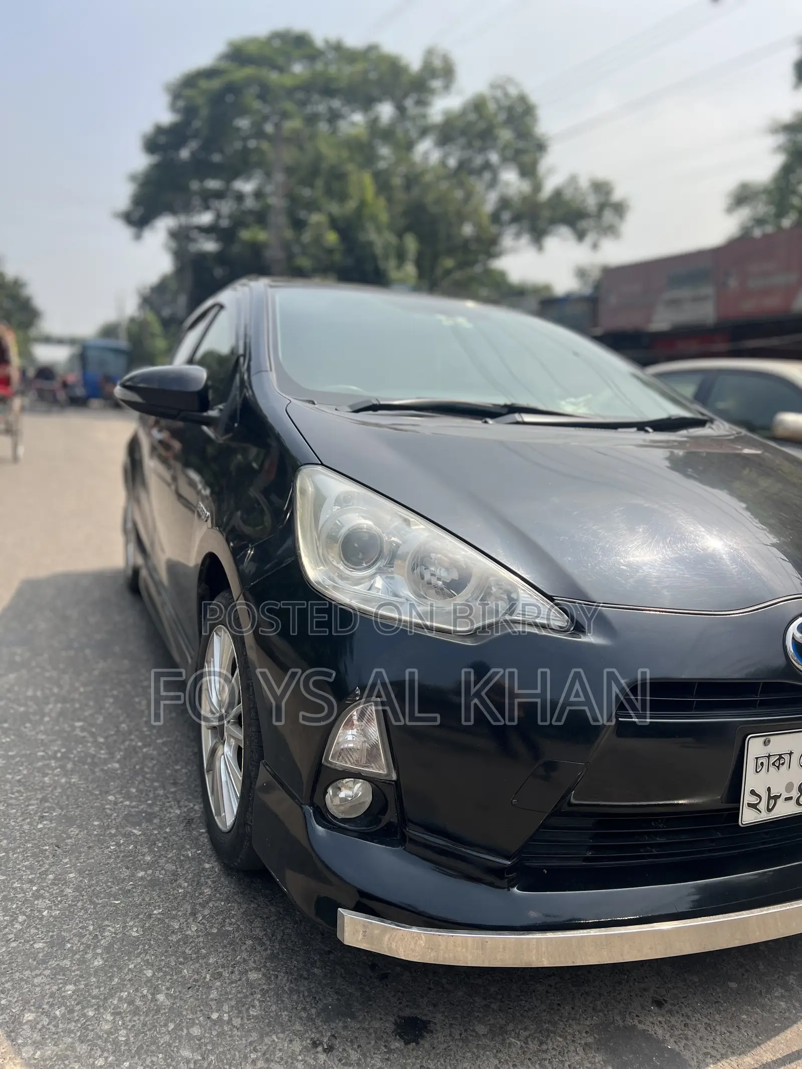টয়োটা অ্যাকুয়া ২০১২ কালো