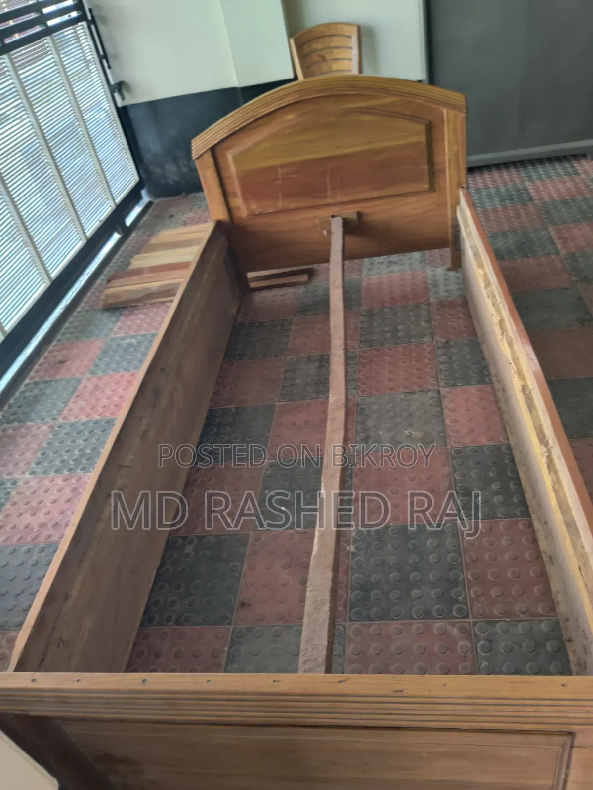 Small double box bed
