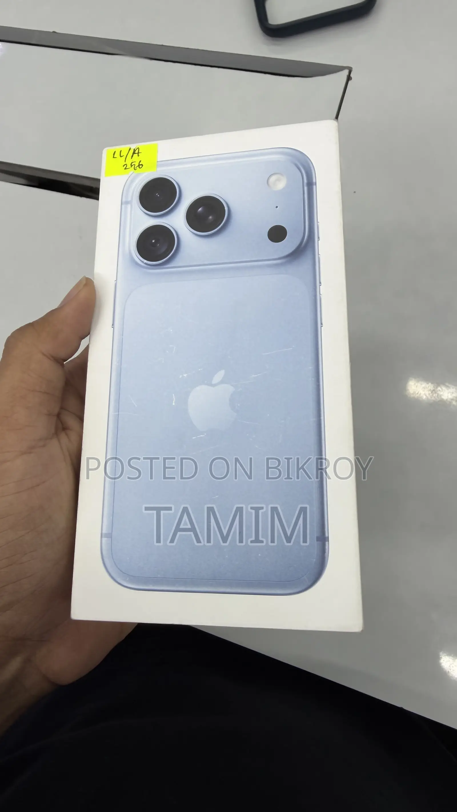 অ্যাপল আইফোন ১৮ প্রো ২৫৬ জিবি ব্লু