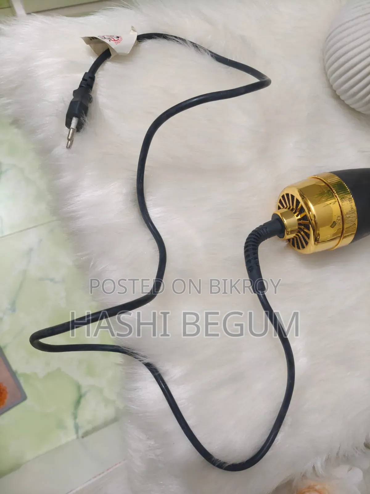 ব্লো ড্রায়ার অ্যান্ড স্ট্রেইটনার