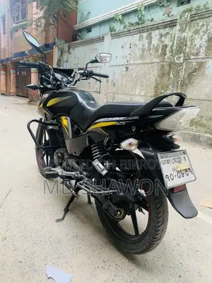 TVS Stryker 125 2022 Yellow