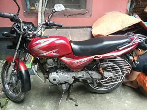 বাজাজ সিটি ১০০ ২০১৭ রেড