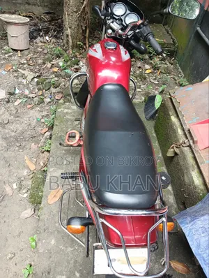 বাজাজ সিটি ১০০ ২০১৭ রেড