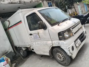 মিতসুবিশি মিনিকা ২০১১ সাদা
