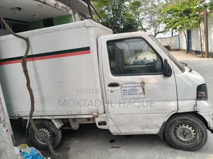মিতসুবিশি মিনিকা ২০১১ সাদা