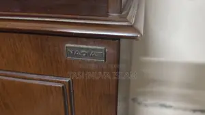 নাদিয়া ফার্নিচার কেবিনেট/ওয়াগন বিক্রয়ের জন্য