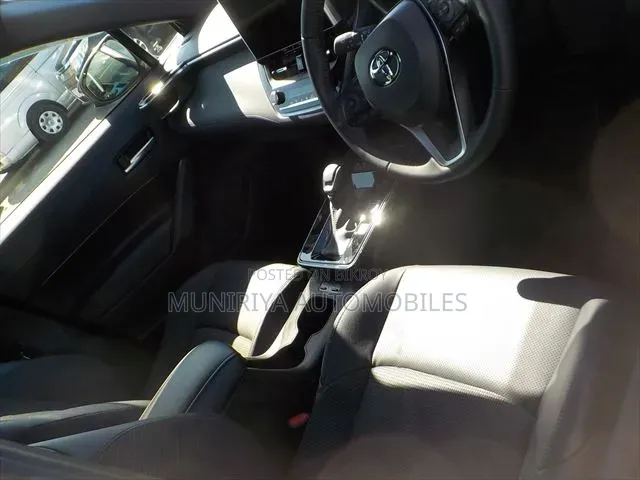 Toyota Corolla Cross 2025 Gray