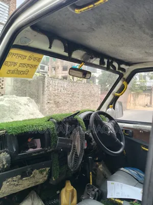 মিতসুবিশি মিনিকা ২০১১ সাদা