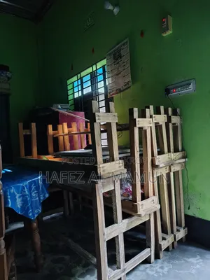 বেঞ্চ বিক্রি হবে