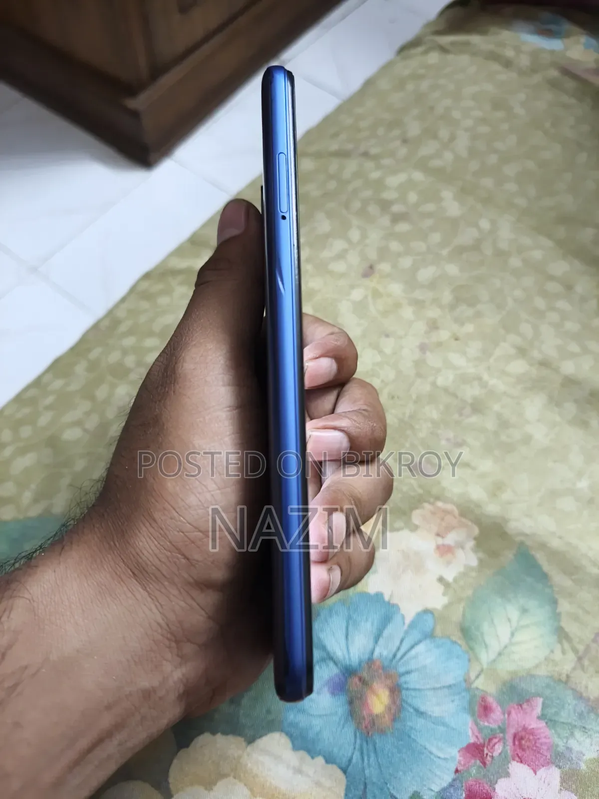 সিম্ফনি নীল
