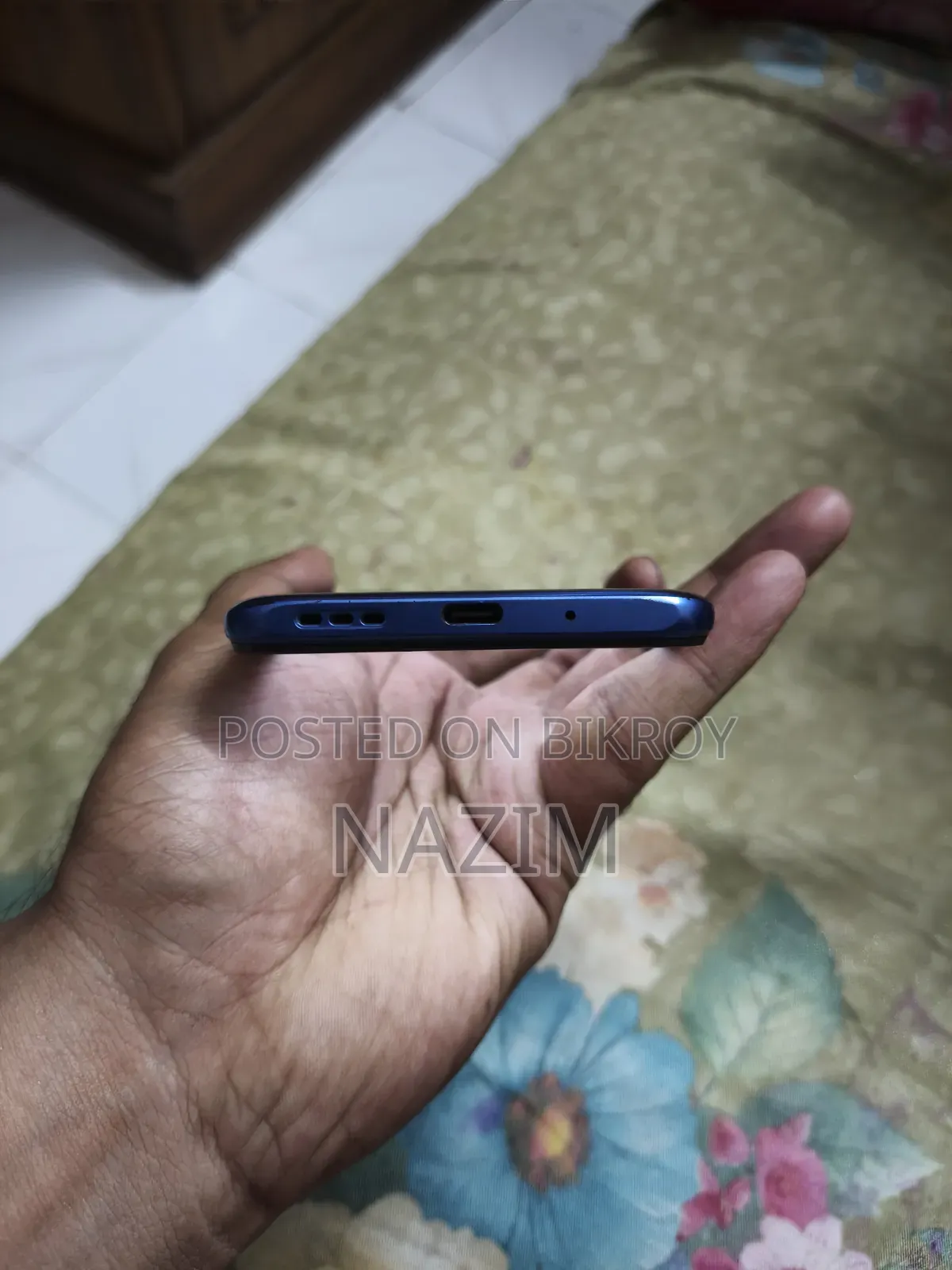 সিম্ফনি নীল