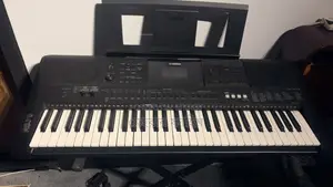 Yamaha Psre-453 Keyboard