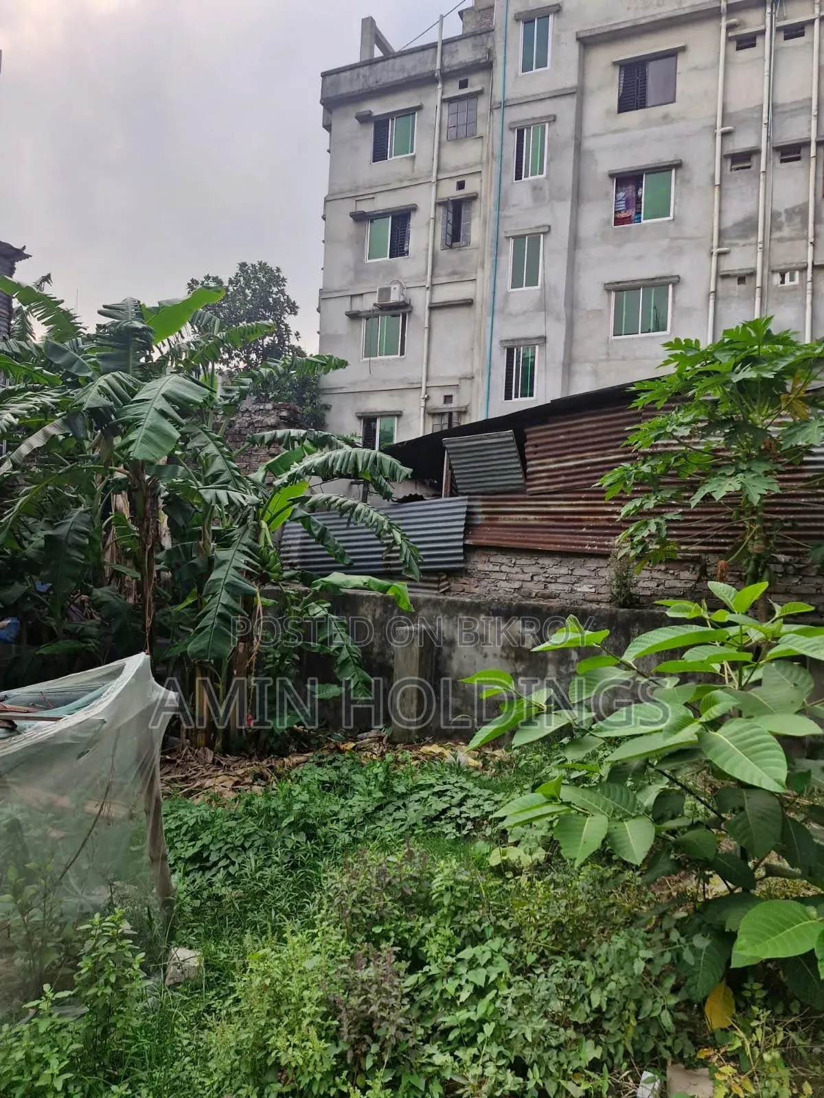 4 katha of land with boundary wall is for sale in Purba Rampura Jamtola.