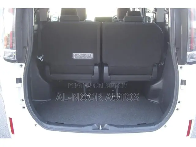 Toyota Noah 2.0 FWD (8 Seater) 2021 Pearl