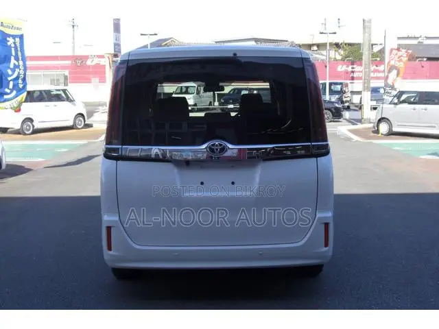 Toyota Noah 2.0 FWD (8 Seater) 2021 Pearl