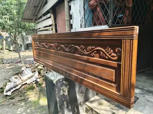 New Mahogany Wood Carved Bed for Sale Used Only 3 Months