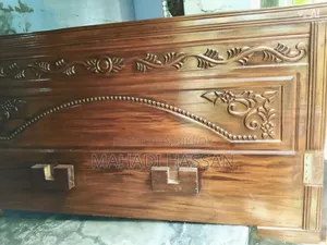 New Mahogany Wood Carved Bed for Sale Used Only 3 Months