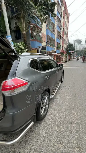 নিসান এক্স-ট্রেইল ২০১৭ গ্রে