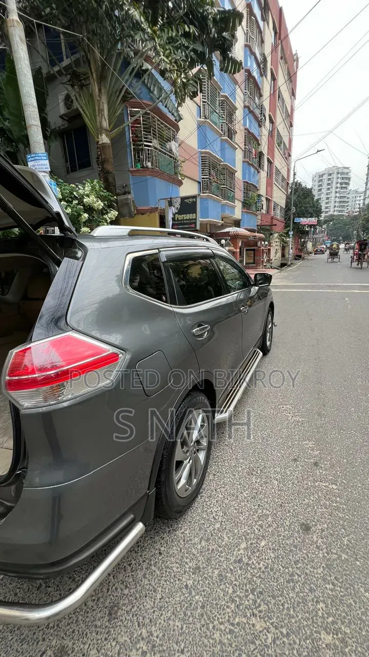 নিসান এক্স-ট্রেইল ২০১৭ গ্রে