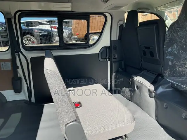 Toyota HiAce 2021 White